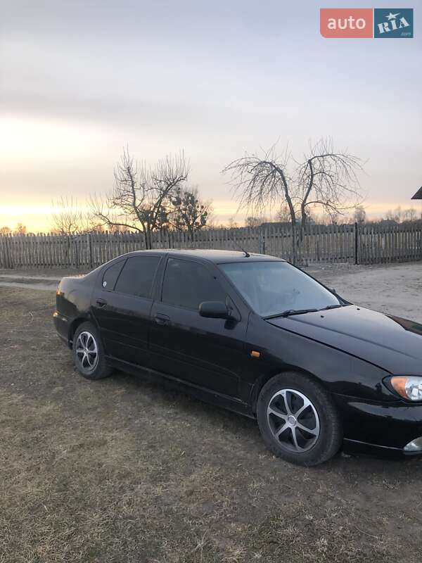 Седан Nissan Primera 2002 в Радехові