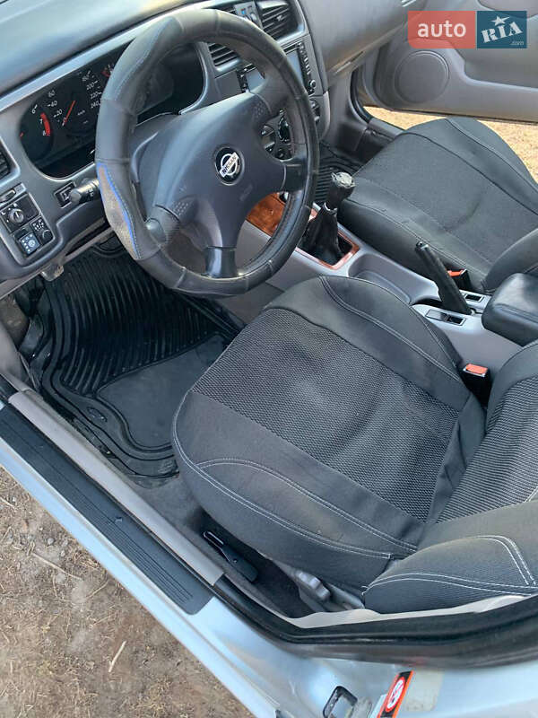 Седан Nissan Primera 2001 в Лановцах