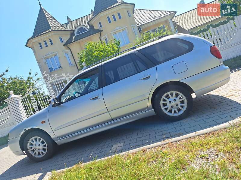 Nissan Primera 2000