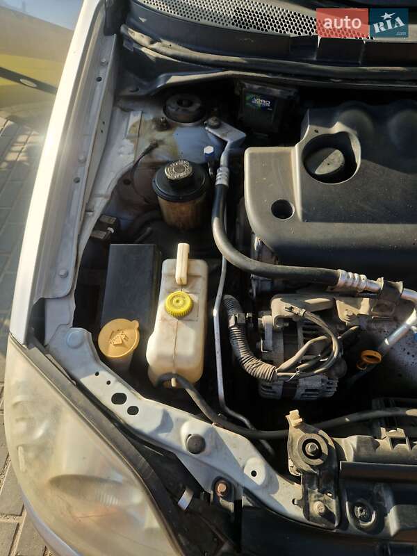 Универсал Nissan Primera 2004 в Ровно фото 2 Универсал Nissan Primera 2004 в Ровно