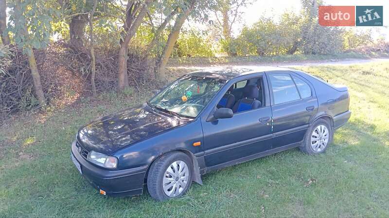 Хэтчбек Nissan Primera 1992 в 