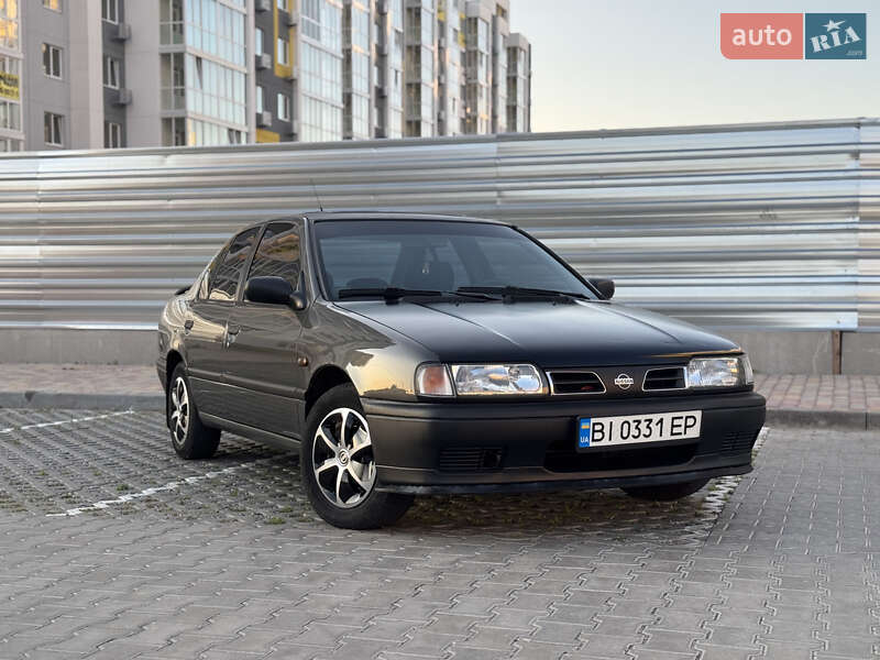 Седан Nissan Primera 1991 в Полтаве