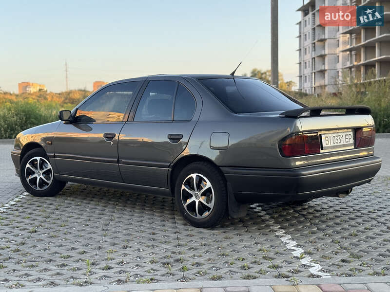 Седан Nissan Primera 1991 в Полтаве