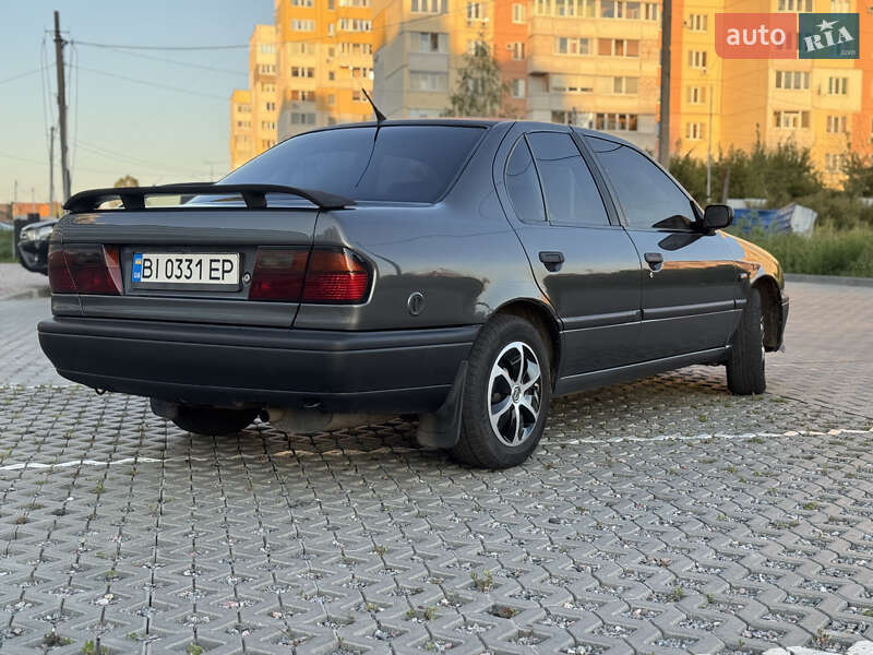 Седан Nissan Primera 1991 в Полтаве