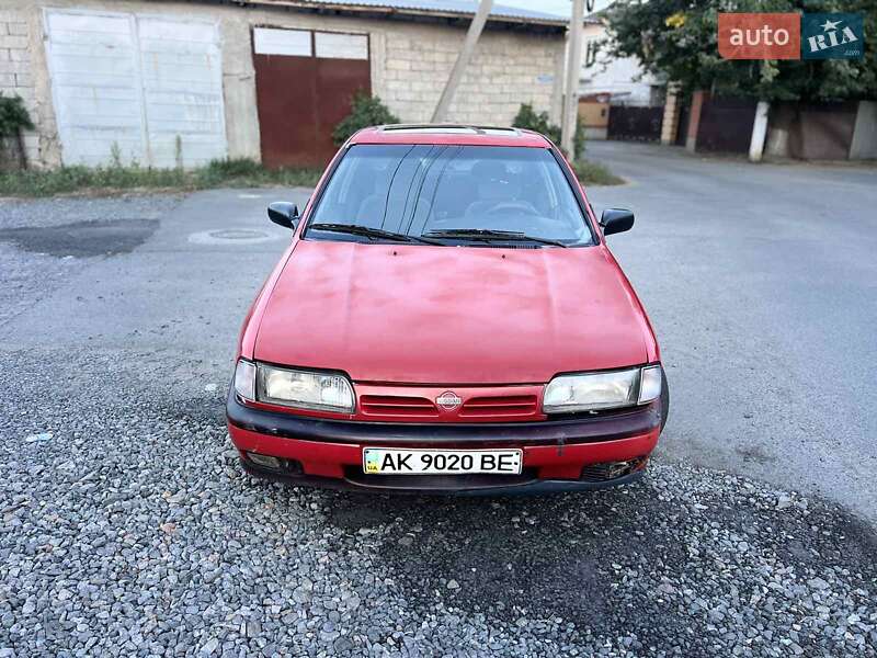 Седан Nissan Primera 1993 в Ізмаїлі