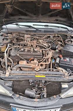 Седан Nissan Primera 2000 в 