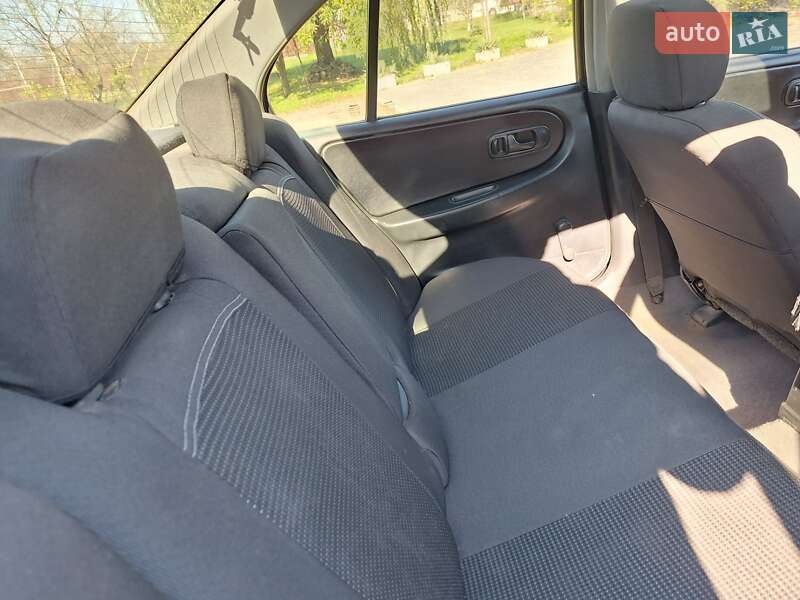 Седан Nissan Primera 1994 в Черновцах фото 21 Седан Nissan Primera 1994 в Черновцах