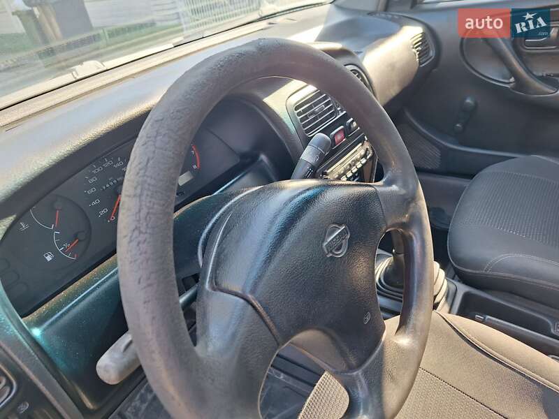 Седан Nissan Primera 1994 в Черновцах фото 32 Седан Nissan Primera 1994 в Черновцах