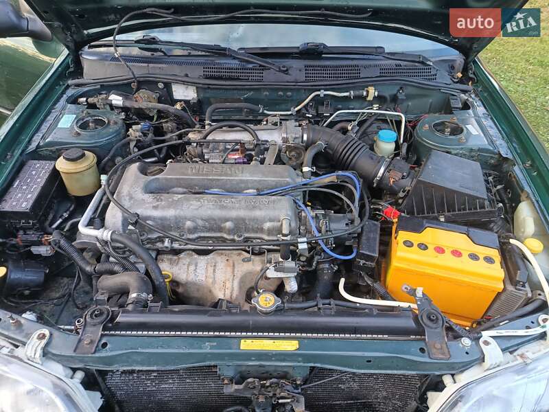 Лифтбек Nissan Primera 1998 в Львове