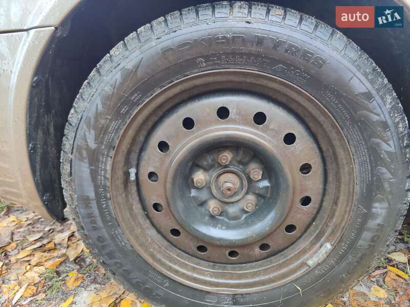 Седан Nissan Primera 2005 в Киеве