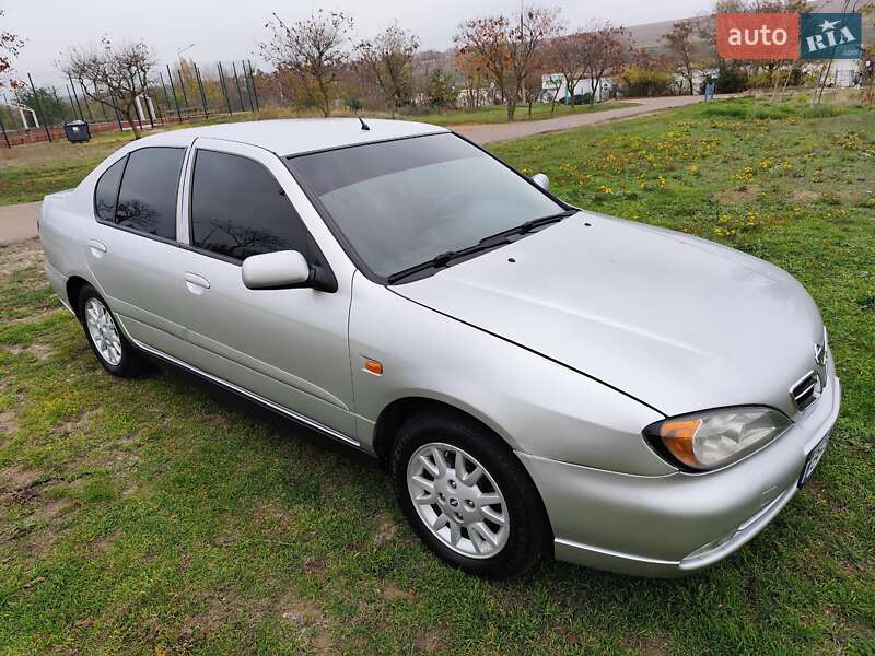 Седан Nissan Primera 2001 в Южному