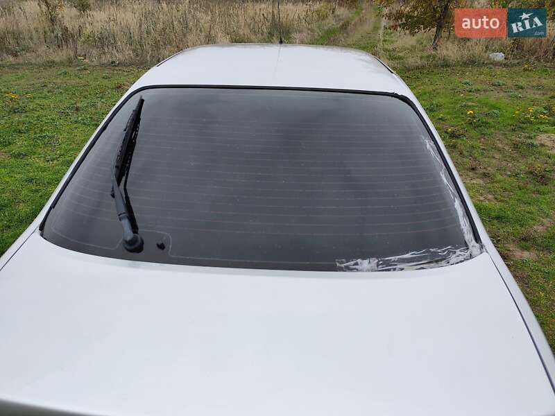 Седан Nissan Primera 2001 в Южному