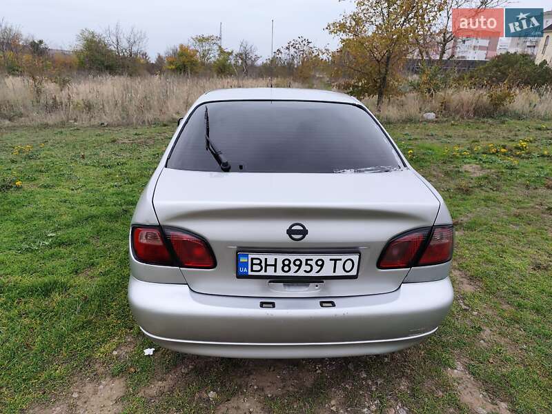Седан Nissan Primera 2001 в Южному