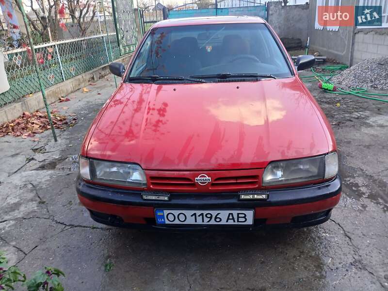 Седан Nissan Primera 1990 в Сарате