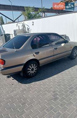 Седан Nissan Primera 1990 в Одесі