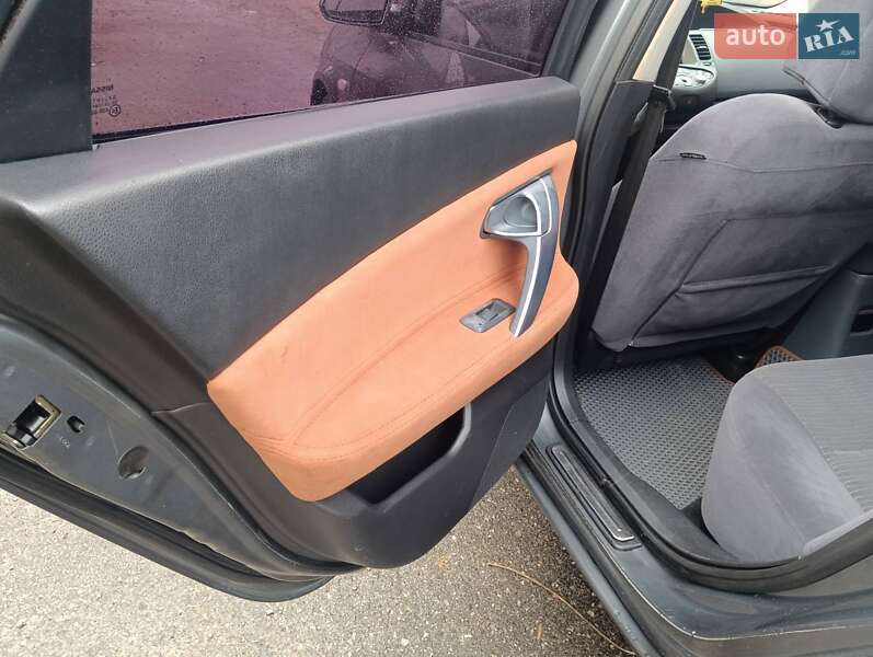 Универсал Nissan Primera 2004 в Виннице