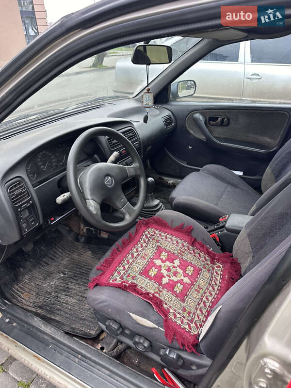 Седан Nissan Primera 1993 в Одесі фото 5 Седан Nissan Primera 1993 в Одесі