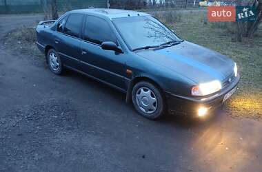Седан Nissan Primera 1993 в Дубно