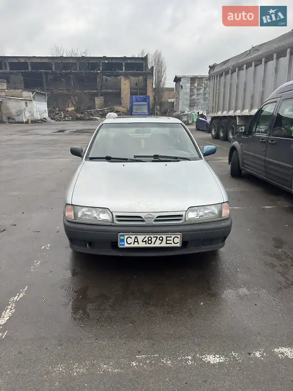 Nissan Primera 1993