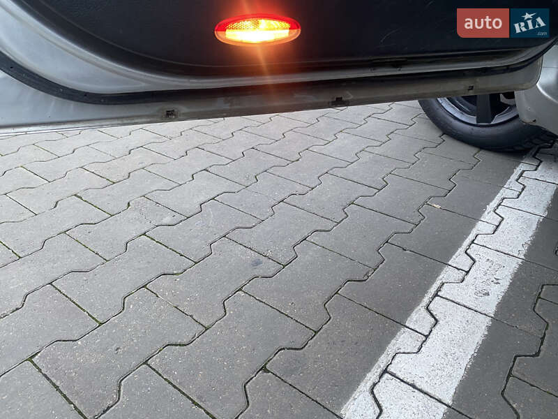 Седан Nissan Primera 2003 в Одесі