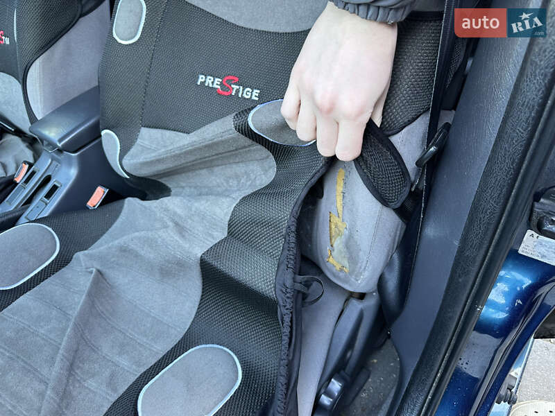 Седан Nissan Primera 1998 в Чернівцях