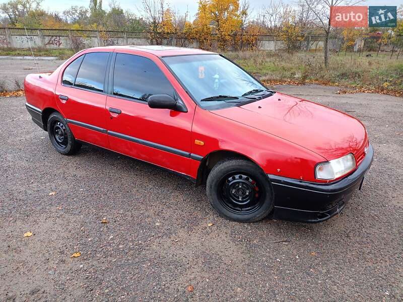 Седан Nissan Primera 1990 в Кучургане
