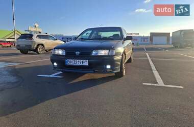 Седан Nissan Primera 1995 в Одесі