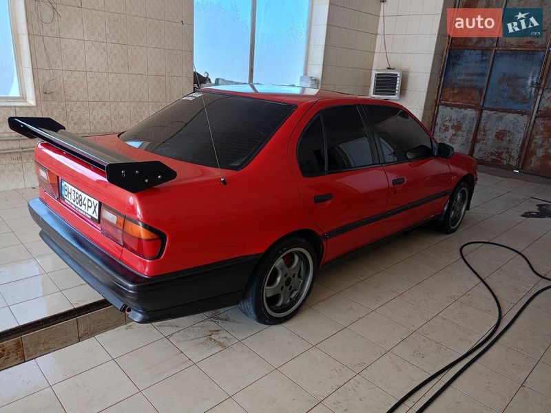 Седан Nissan Primera 1990 в Одессе
