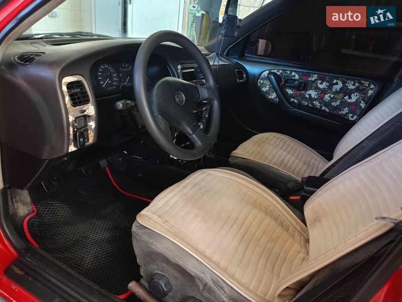 Седан Nissan Primera 1990 в Одессе