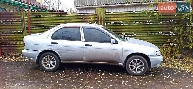 Седан Nissan Pulsar 1996 в Черноморске