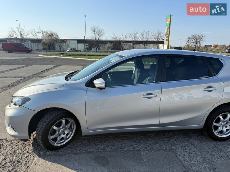 Хэтчбек Nissan Pulsar 2016 в Ужгороде