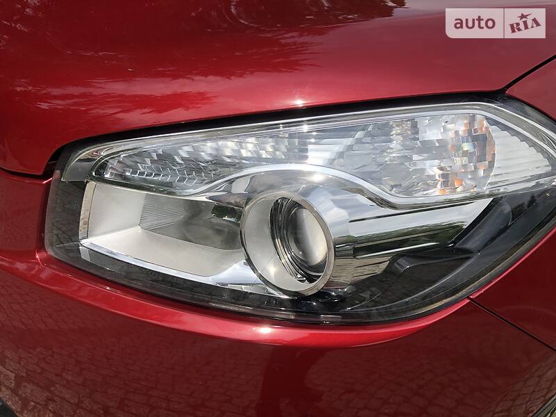 Позашляховик / Кросовер Nissan Qashqai+2 2010 в Львові
