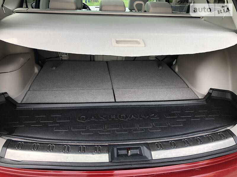 Позашляховик / Кросовер Nissan Qashqai+2 2010 в Львові