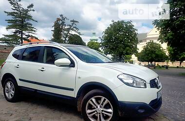 Позашляховик / Кросовер Nissan Qashqai+2 2011 в 