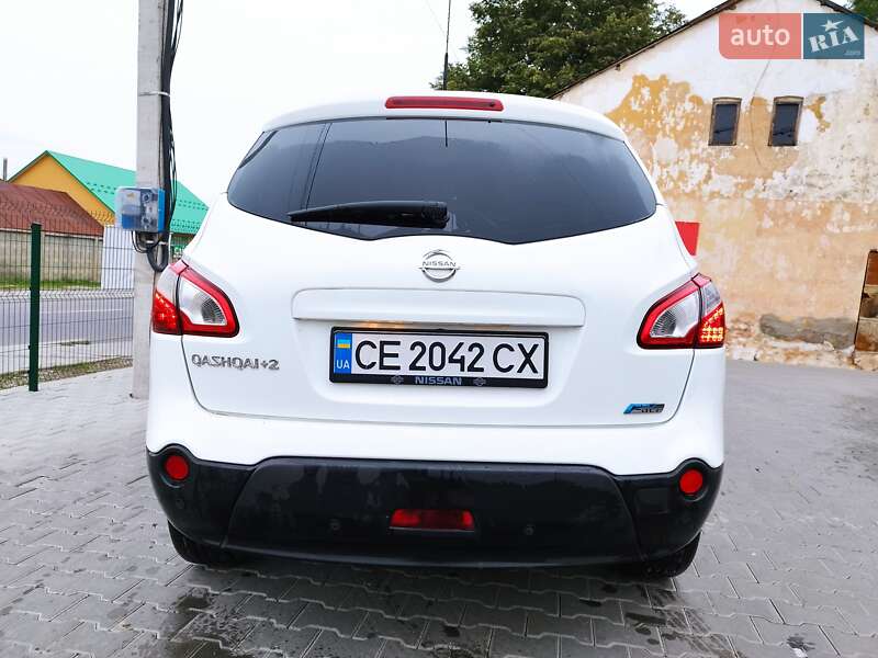 Позашляховик / Кросовер Nissan Qashqai+2 2010 в Чернівцях