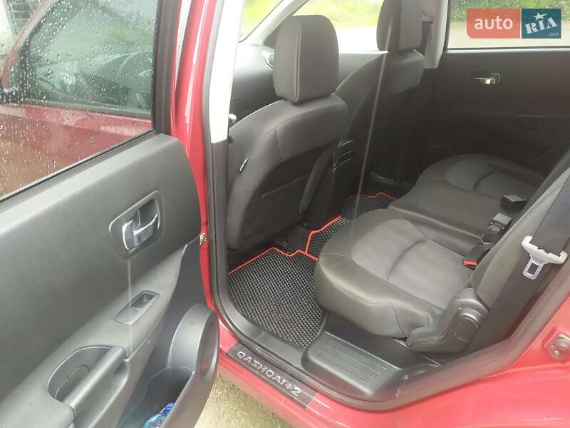 Внедорожник / Кроссовер Nissan Qashqai+2 2013 в Чемеровцах