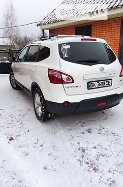 Позашляховик / Кросовер Nissan Qashqai+2 2012 в Рокитному