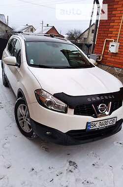 Nissan Qashqai+2 2012