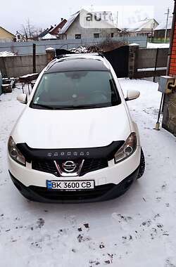 Позашляховик / Кросовер Nissan Qashqai+2 2012 в Рокитному