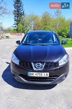 Nissan Qashqai+2 2011