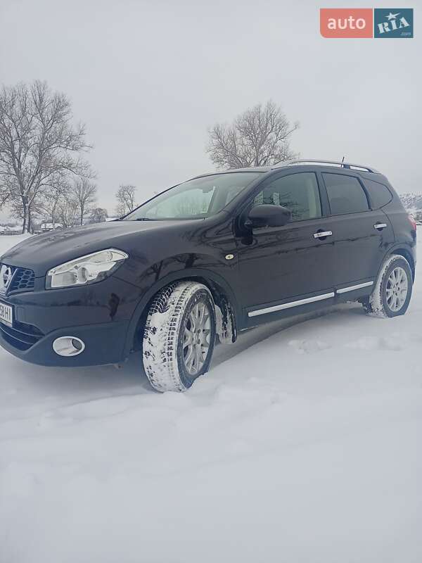Внедорожник / Кроссовер Nissan Qashqai+2 2010 в Залещиках