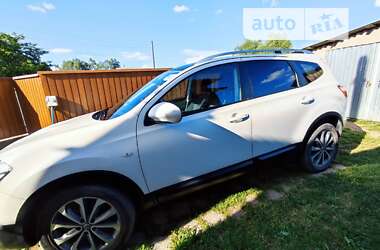 Внедорожник / Кроссовер Nissan Qashqai+2 2010 в Черновцах