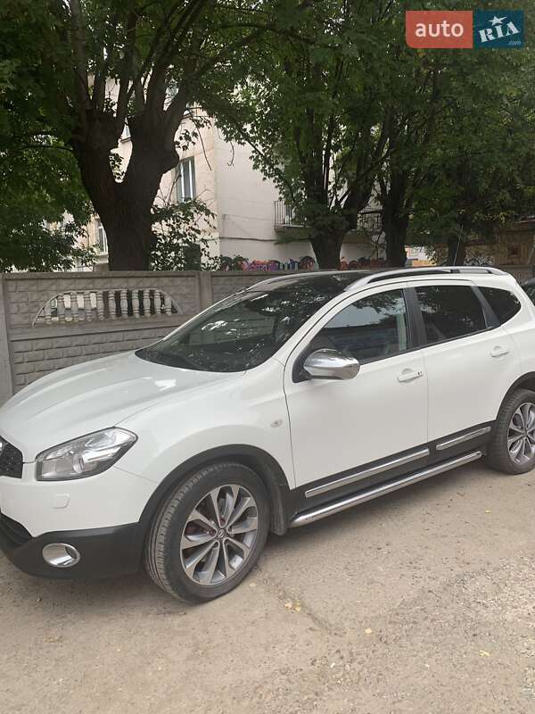 Позашляховик / Кросовер Nissan Qashqai+2 2011 в Луцьку