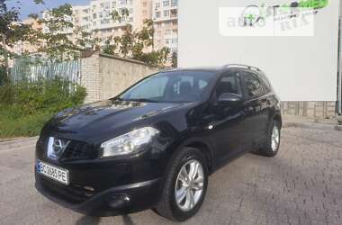 Позашляховик / Кросовер Nissan Qashqai+2 2011 в Львові