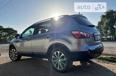 Nissan Qashqai+2 2010