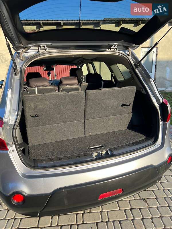 Позашляховик / Кросовер Nissan Qashqai+2 2010 в Борщеві