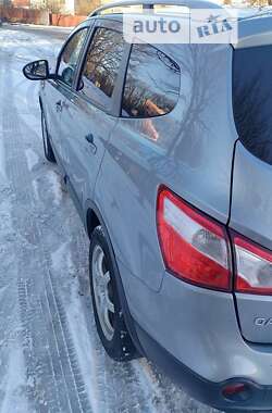 Позашляховик / Кросовер Nissan Qashqai+2 2011 в Івано-Франківську