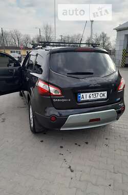 Nissan Qashqai+2 2010