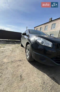 Позашляховик / Кросовер Nissan Qashqai+2 2011 в 