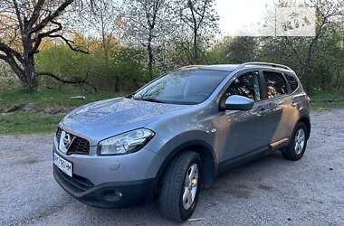 Nissan Qashqai+2 2010